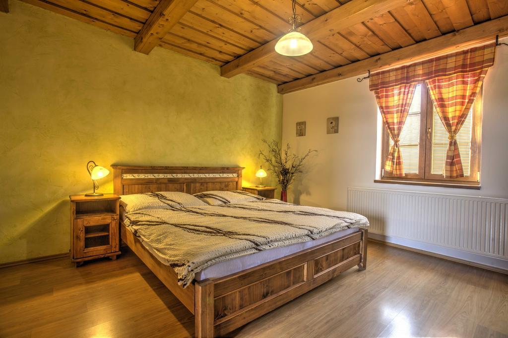 Penzion Grobsky Dvor Slovensky Grob Ruang foto
