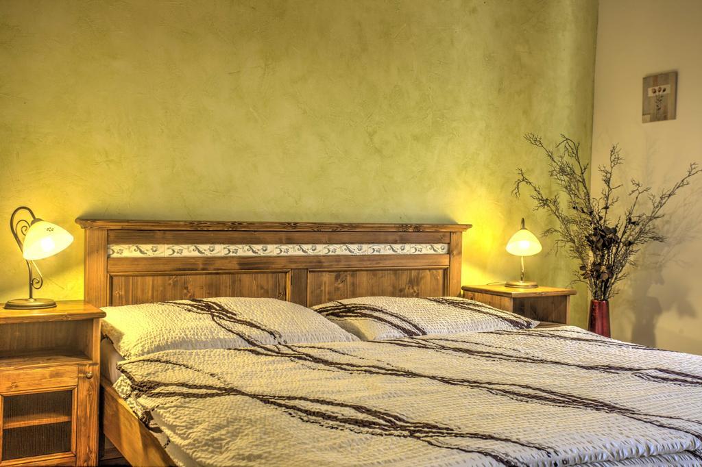 Penzion Grobsky Dvor Slovensky Grob Ruang foto